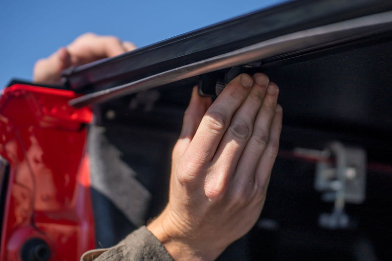 Hard Tri-Fold Flip Up Bed Cover | 6&