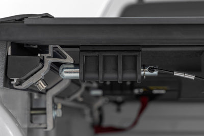 Hard Low Profile Bed Cover | 6' Bed | Chevy/GMC Canyon/Colorado (15-26)