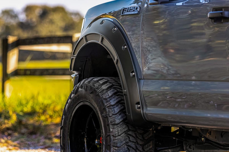 Rough Country Fender Flares | Defender | UH Tuxedo Black Metallic | Ford F-150 (15-20)
