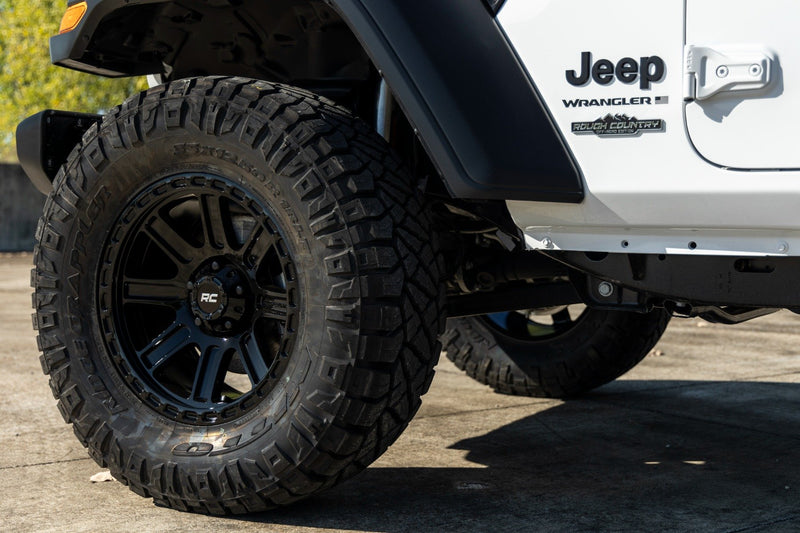 Rough Country 84 Series Wheel | Gloss Black | 18x8.5 | 5x5 | +0mm